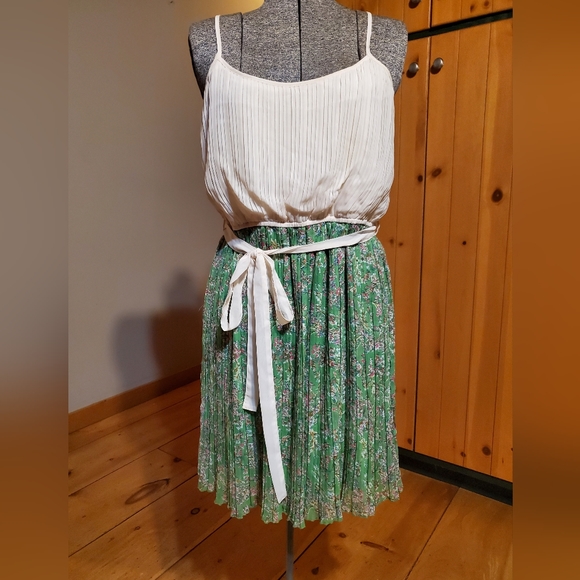 Ya LA spring floral dress - Picture 2 of 8